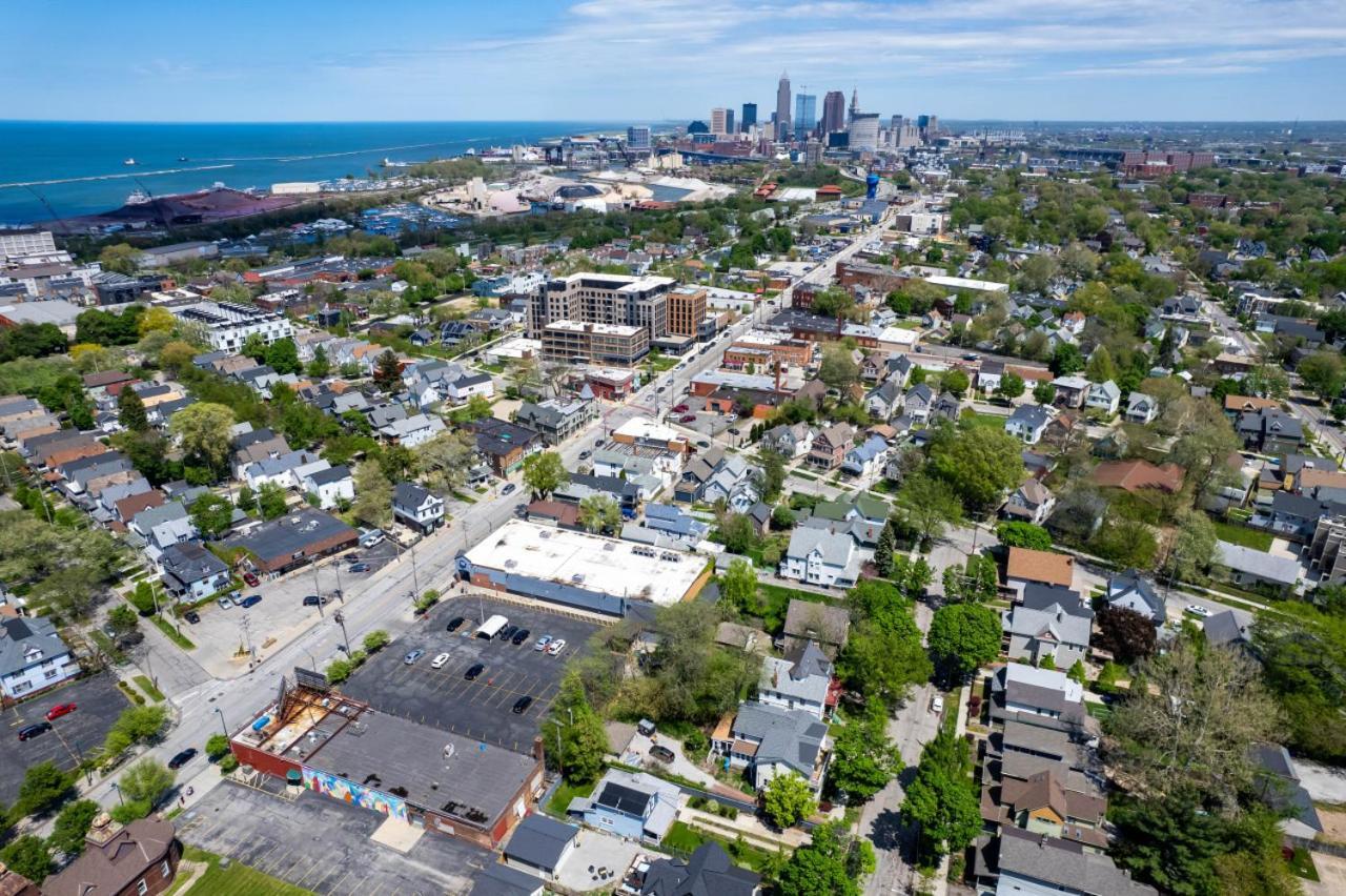 Luxury Home In The Heart Of Gordon Square Cleveland Exterior photo